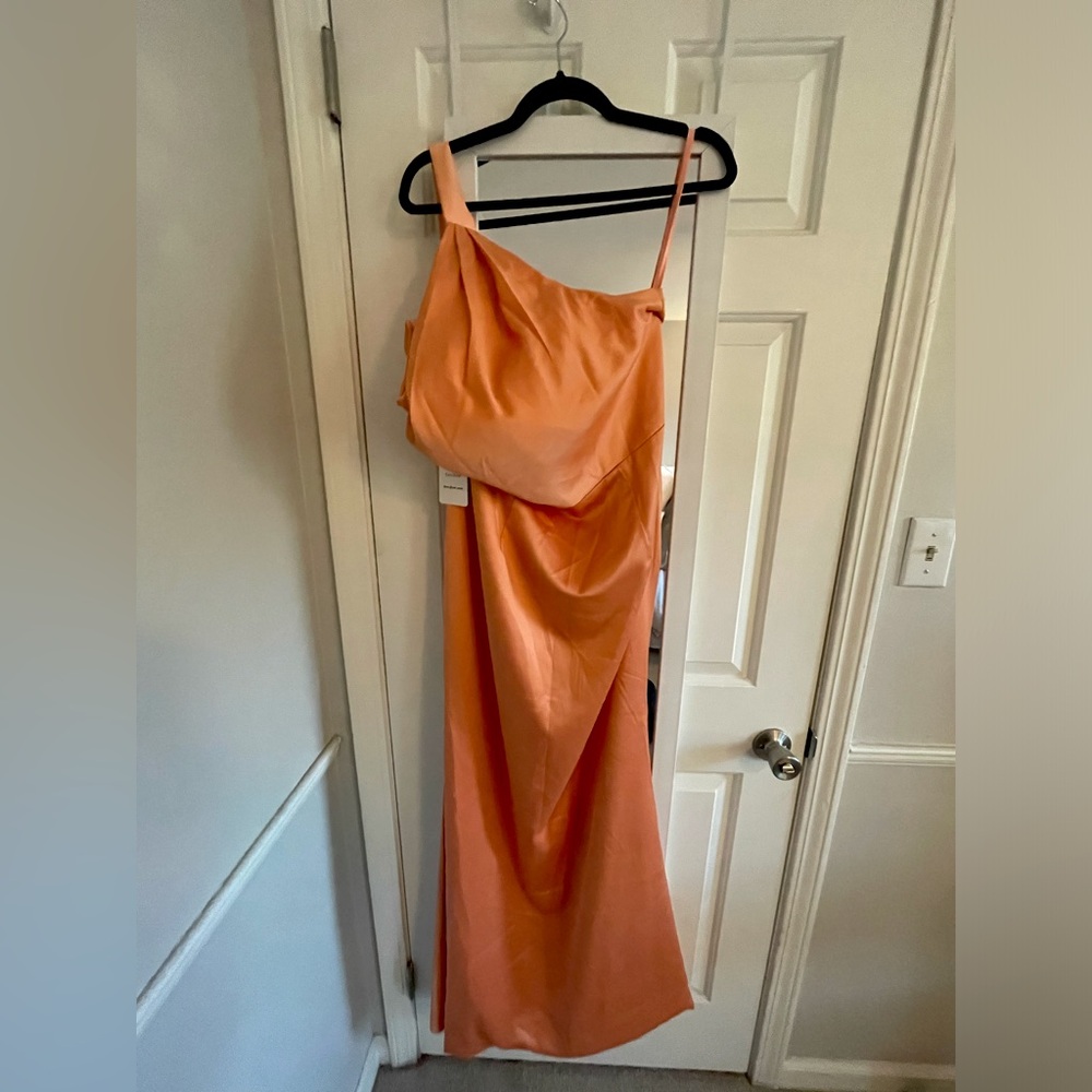 Chicsew brand brisesmaid dress-color is called sunset. Size 18–satin fabric